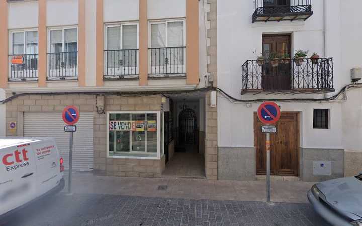 Fotografia tomada fuera de Academia Rogelio Informática - Centro de formación en Quesada, Jaén