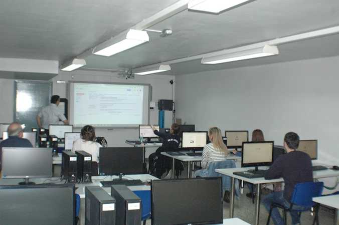 Fotografia tomada fuera de Fointec Informatica | Cursos Subvencionados | SolidWorks | Actic | Certificados Profesionalidad - Escola de cicles formatius en Lleida, Lérida