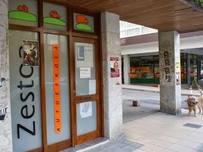 Fotografia tomada fuera de Zestoa Autoeskola - Autoescuela en Zestoa, Guipúzcoa