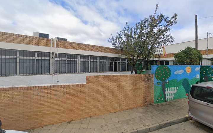 Fotografia tomada fuera de Escuela de Educación Infantil Maestra Angustias Martín - Guardería en Gibraleón, Huelva