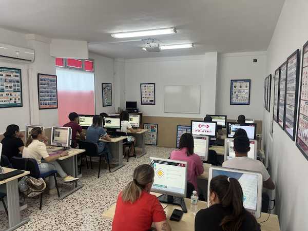 Fotografia tomada fuera de AUTOESCUELA AVIATE!! - Autoescuela en Gibraleón, Huelva