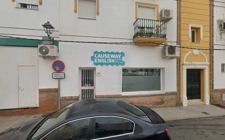 Fotografia tomada fuera de Causeway English - Escuela en Gibraleón, Huelva