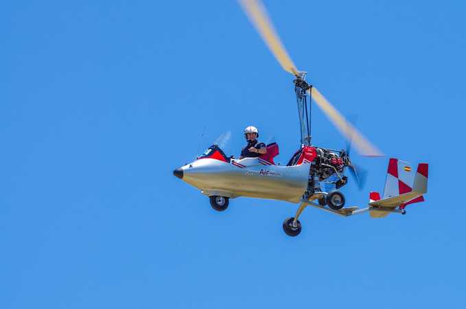 Fotografia tomada fuera de CORVUS AIR Escuela PILOTOS - Escuela deportiva en Villacastín, Segovia