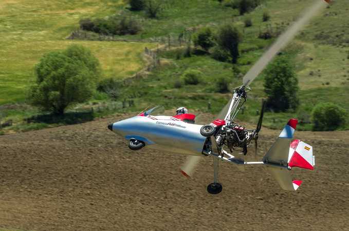Fotografia tomada fuera de Corvus Air Escuela AUTOGIRO - Escuela deportiva en Villacastín, Segovia