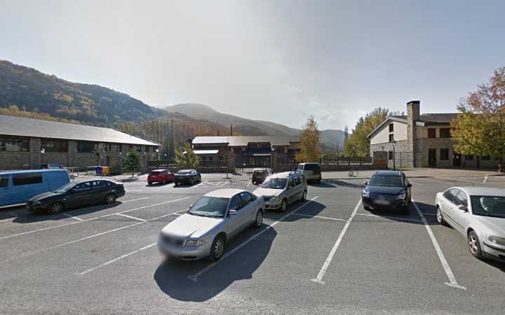 Fotografia tomada fuera de Colegio Público Alta Ribagorza - Colegio público en Benasque, Huesca