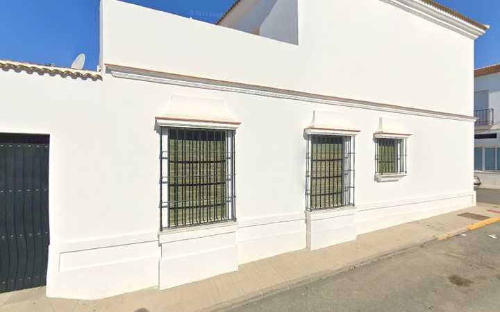 Fotografia tomada fuera de Centro Privado De Educación Infantil La Abeja Maya - Colegio privado en Aznalcázar, Sevilla