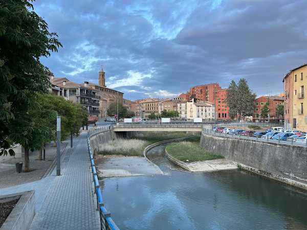 Fotografia tomada fuera de Fundación Ramón J. Sender - Universidad en Barbastro, Huesca
