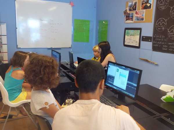Fotografia tomada fuera de EduTIC acadèmia - Centre de formació en Salt, Girona
