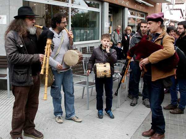 Fotografia tomada fuera de AulaTradi de Salt - Escola de música en Salt, Girona