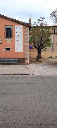 Fotografia tomada fuera de Escuela Municipal de Bellas Artes Salt - Facultat de belles arts en Salt, Girona