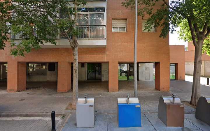 Fotografia tomada fuera de Escola Pia Salt - PFI - Escola en Salt, Girona