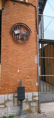 Fotografia tomada fuera de Colegio Pompeyo Fabra - Salt - Escola en Salt, Girona