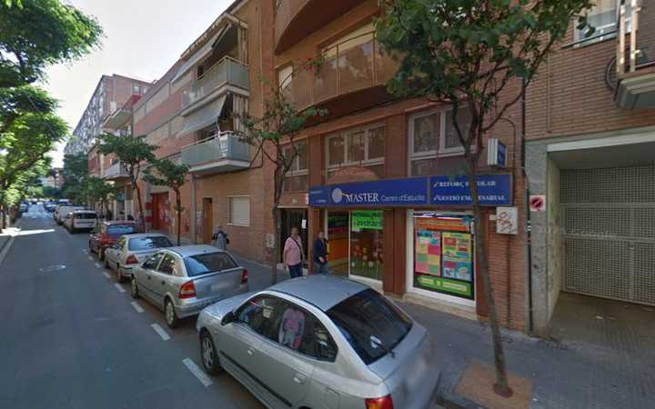 Fotografia tomada fuera de MASTER CLASE Centro de Estudios - Acadèmia d'anglès en Cornellà de Llobregat, Barcelona