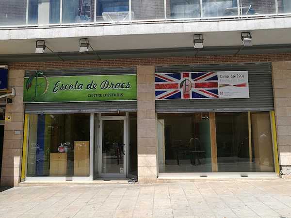 Fotografia tomada fuera de Escola de Dracs - Acadèmia d'anglès en El Vendrell, Tarragona