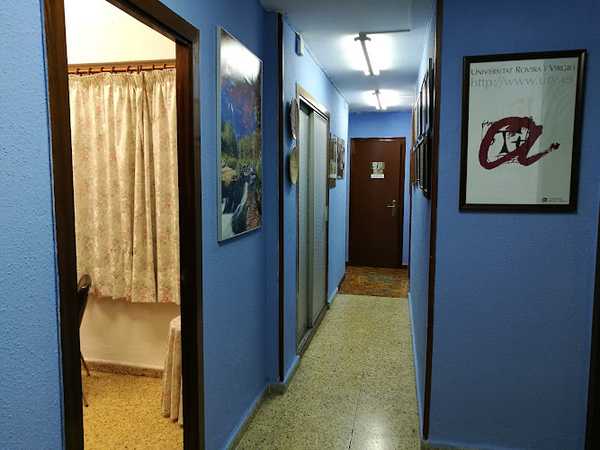 Fotografia tomada fuera de Academia Sant Jordi - Centre de formació en Tarragona, Tarragona
