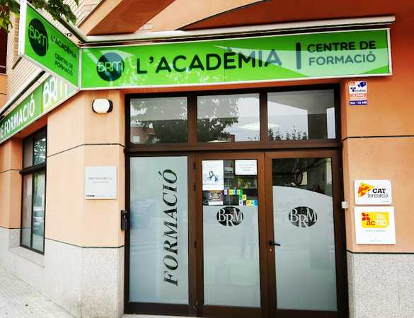 Fotografia tomada fuera de Centre de formació i Acadèmia BRM -Tortosa- - Centre de formació en Tortosa, Tarragona