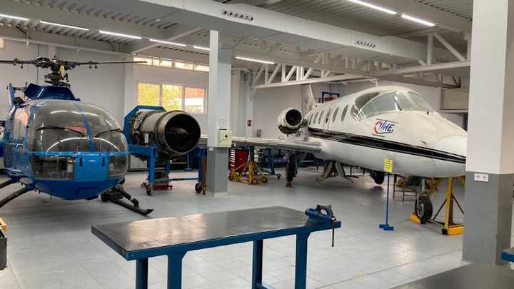 Fotografia tomada fuera de Cithe - Formación Técnica Aeronáutica de Helicópteros y Aviones - Centro de formación profesional en Madrid, Madrid