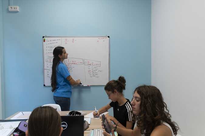 Fotografia tomada fuera de Activatic Club Tennis Tarragona - Reforç Escolar i Anglès - Escola de repàs en Tarragona, Tarragona