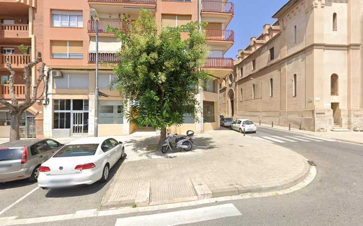 Fotografia tomada fuera de L'Acadèmia Terres de l'Ebre - Centro de formación en Tortosa, Tarragona