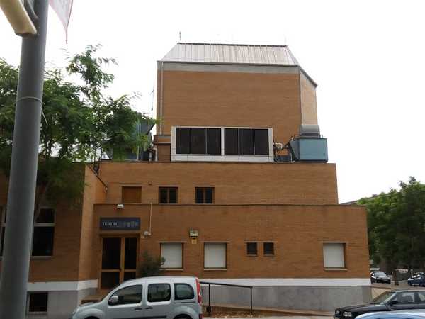Fotografia tomada fuera de Escola Municipal de Teatre de Tortosa - Escuela de arte en Tortosa, Tarragona
