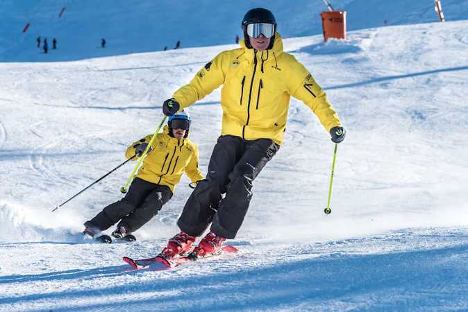 Fotografia tomada fuera de Escuela de Esqui en Baqueira (PURE BAQUEIRA SKI, clases esquí, cursillos, alquiler) - Escuela de esquí en Escuñau, Lérida