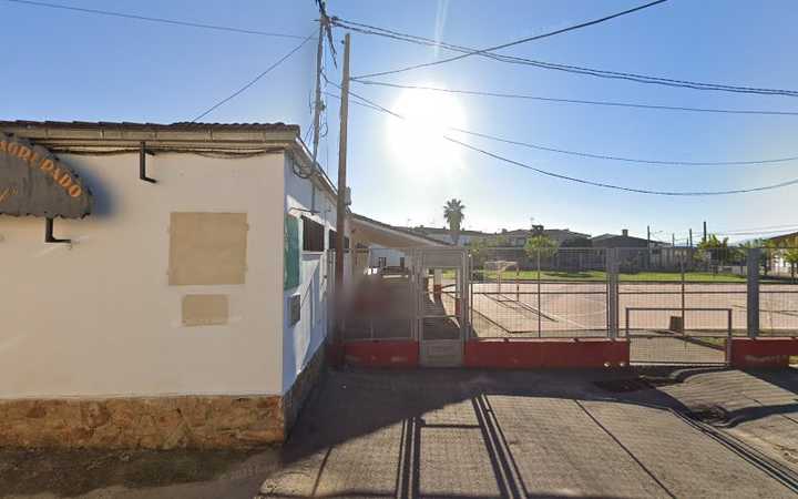 Fotografia tomada fuera de Colegio Municipal - Escuela en Villa del Campo, Cáceres