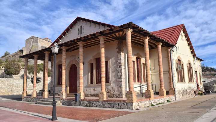 Fotografia tomada fuera de Antigues escoles - School en Montornès de Segarra, Lérida