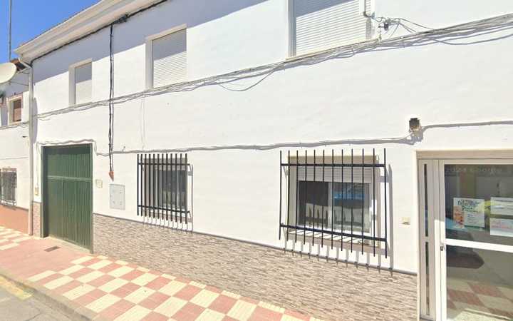 Fotografia tomada fuera de Centro Público De Educación De Personas Adultas Mexia - Escuela de educación para adultos en Villanueva Mesía, Granada