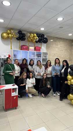 Fotografia tomada fuera de Nails DN venta de productos y academia de uñas - Esteticista en Zaragoza, Zaragoza