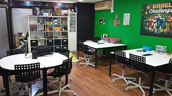 Fotografia tomada fuera de Codelearn Sant Feliu de Llobregat - Academia de informática en Sant Feliu de Llobregat, Barcelona