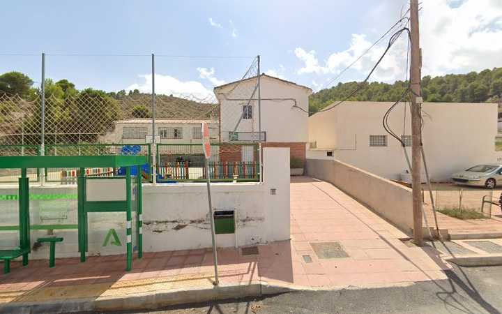 Fotografia tomada fuera de Colegio Público Rural San Marcos - Colegio público en Suflí, Almería