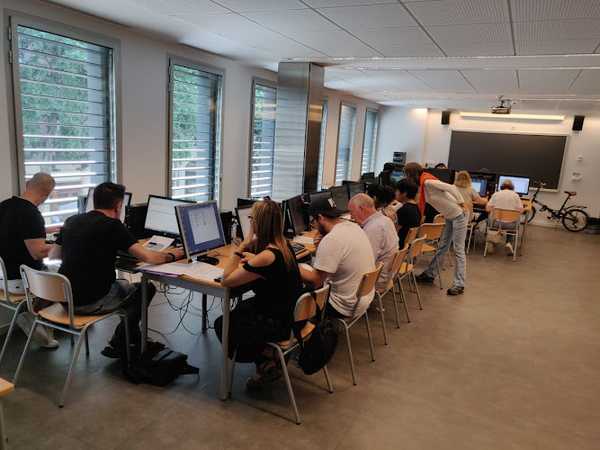 Fotografia tomada fuera de Centre de Formació de Persones Adultes Pere Calders - Escola de formació d'adults en Barcelona, Barcelona