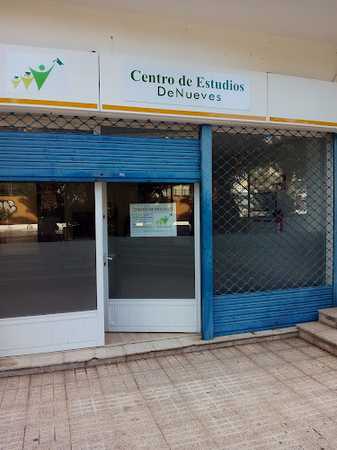 Fotografia tomada fuera de Centro de Estudios DeNueves - Centro de formación en Arona, Santa Cruz de Tenerife