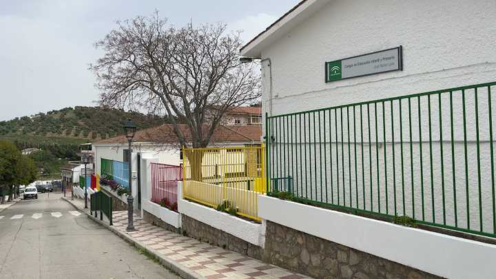 Fotografia tomada fuera de CEIP José Núñez León - Colegio público en Ardales, Málaga