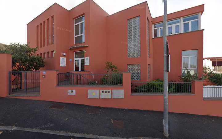 Fotografia tomada fuera de Mayco School Of English - Colegio bilingüe en La Laguna, Santa Cruz de Tenerife