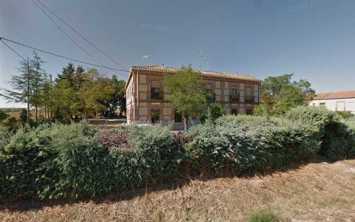 Fotografia tomada fuera de CRA Miguel Delibes - Colegio público en Velayos, Ávila