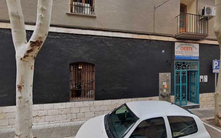 Fotografia tomada fuera de Centro De Estudios Oeste - Centre d'estudi en Dénia, Alicante