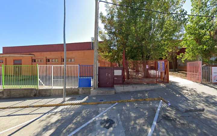 Fotografia tomada fuera de Escuela Municipal de Música de Santa Marta de Tormes - Escuela de música en Santa Marta de Tormes, Salamanca