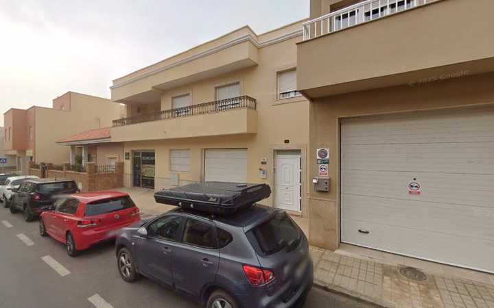 Fotografia tomada fuera de Academia Carmelo - Centro de formación profesional en La Cañada, Almería
