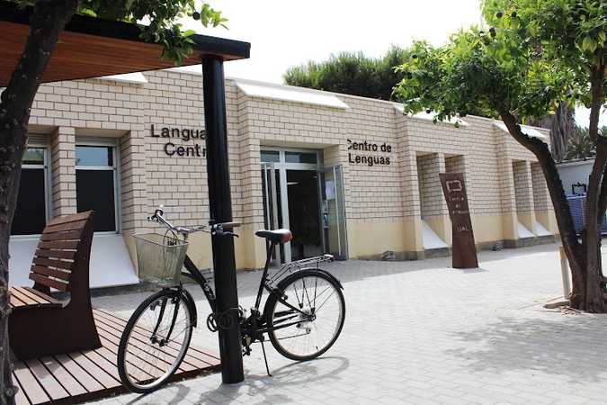 Fotografia tomada fuera de Centro de Lenguas - Universidad de Almería - Universidad en La Cañada, Almería