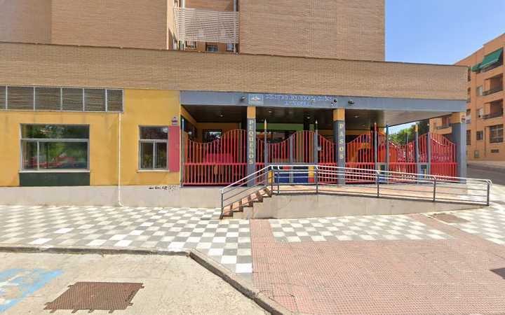 Fotografia tomada fuera de Centro Privado De Educación Infantil Pequeños Pasos - Colegio privado en Cuenca, Cuenca