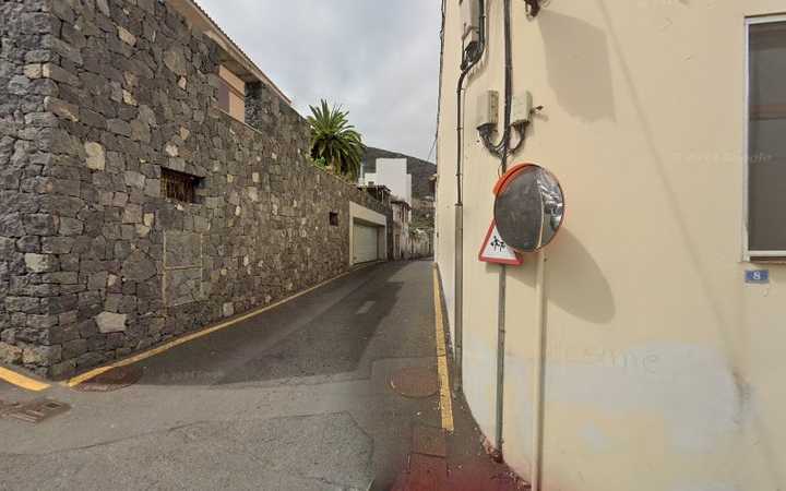 Fotografia tomada fuera de Escuela de Educación Infantil Icod - Colegio público en Icod de los Vinos, Santa Cruz de Tenerife