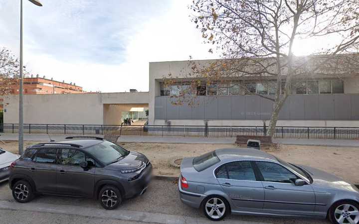 Fotografia tomada fuera de Centre Formació Persones Adultes CFPA - Escola de formació d'adults en Silla, Valencia