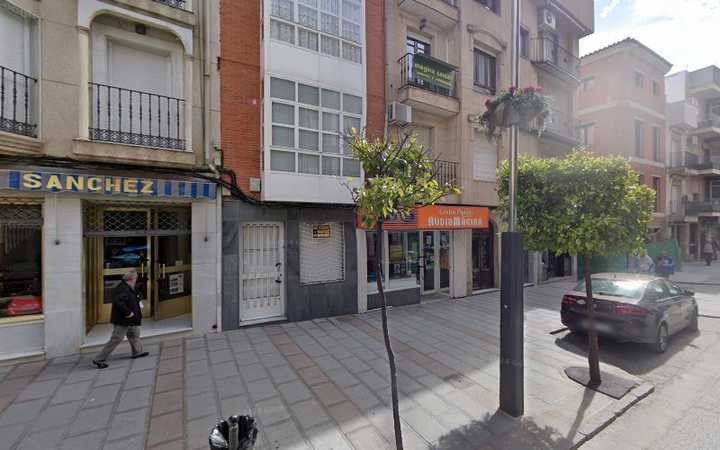 Fotografia tomada fuera de Mágina Center (Centro de Idiomas) - Academia de inglés en Jódar, Jaén