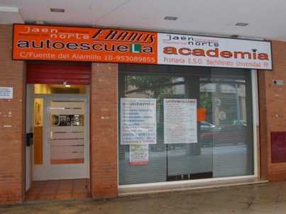 Fotografia tomada fuera de Academia - Autoescuela JAEN NORTE /JAEN NORTE FRANCIS /IDIOMAS.En Jaén - Centro de formación en Jaén, Jaén