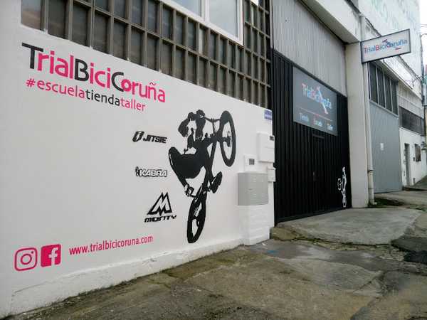 Fotografia tomada fuera de TrialBiciCoruña - Escuela deportiva en Culleredo, A Coruña
