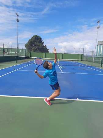 Fotografia tomada fuera de 2mas tenis y padel - Escuela deportiva en ES, A Coruña