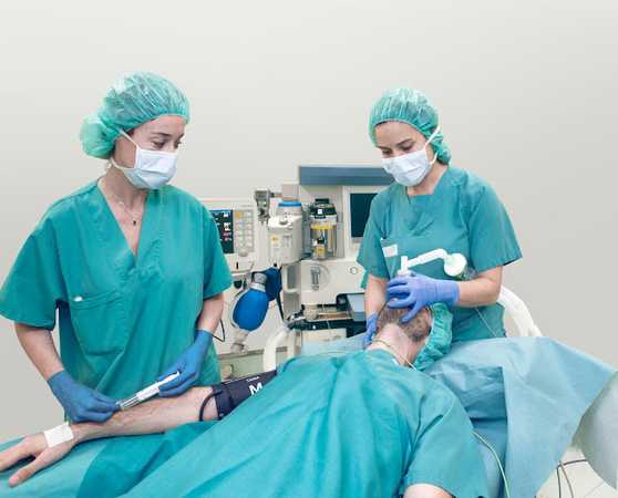 Fotografia tomada fuera de Escuela Hospital Mompía (Universidad Católica de Ávila) - Universidad en Santa Cruz de Bezana, Cantabria