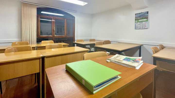 Fotografia tomada fuera de Academia Juan Maria Lecue Perales - Centro de estudios en Castro-Urdiales, Cantabria