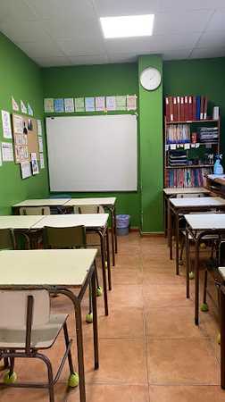 Fotografia tomada fuera de Centro de estudios Noelia Pérez - Centro de estudios en Solares, Cantabria